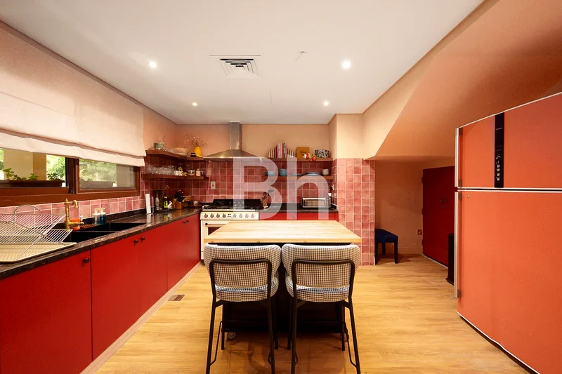 Lake Views | Upgraded | Vacant | Exclusive63918088118146113