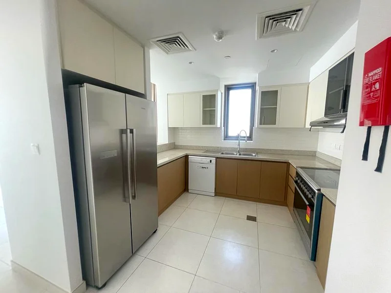 شقة بثلاث غرف نوم بإطلالة على البحر بدون تبريد في كريكسايد 18 ب63760310101634111