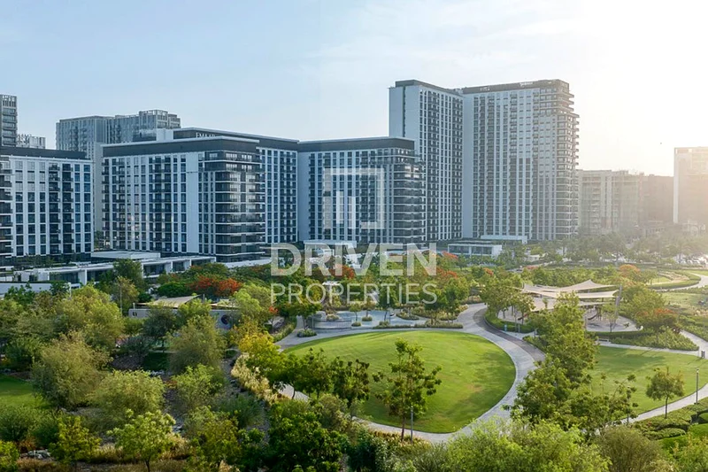 Prime Location | Smart Investment | Modern Apt64043996903042112