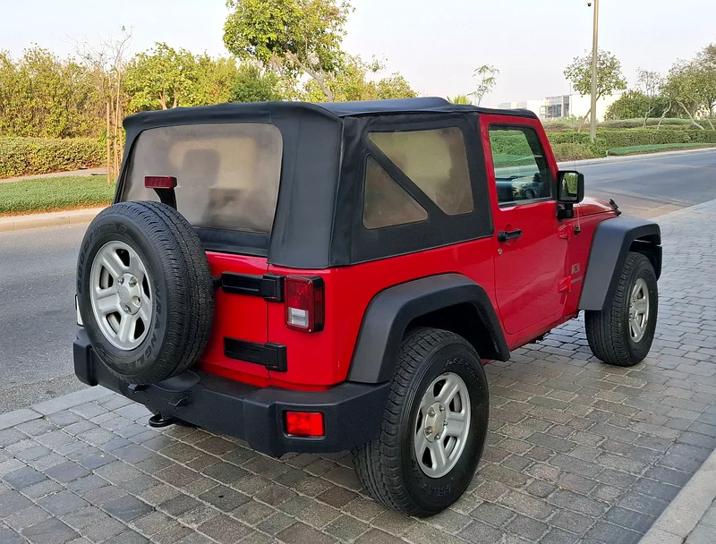 2007 جيب رانجلر مزودًا بمحرك أوتوماتيكي سعة 3.8 لتر V6، إطارات جديدة بالكامل وبطارية جديدة بحالة ممتازة63699024360577114