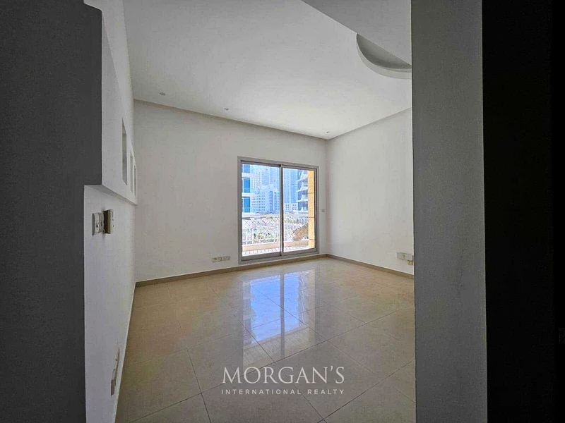 Spacious 1 BR Unit | Unfurnished | Prime Location63773343181057114