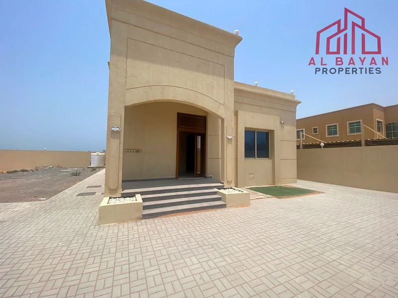 الراحة والأسلوب: فيلا بـ 4 غرف نوم رئيسية للعائلات الحديثة63813642066179110