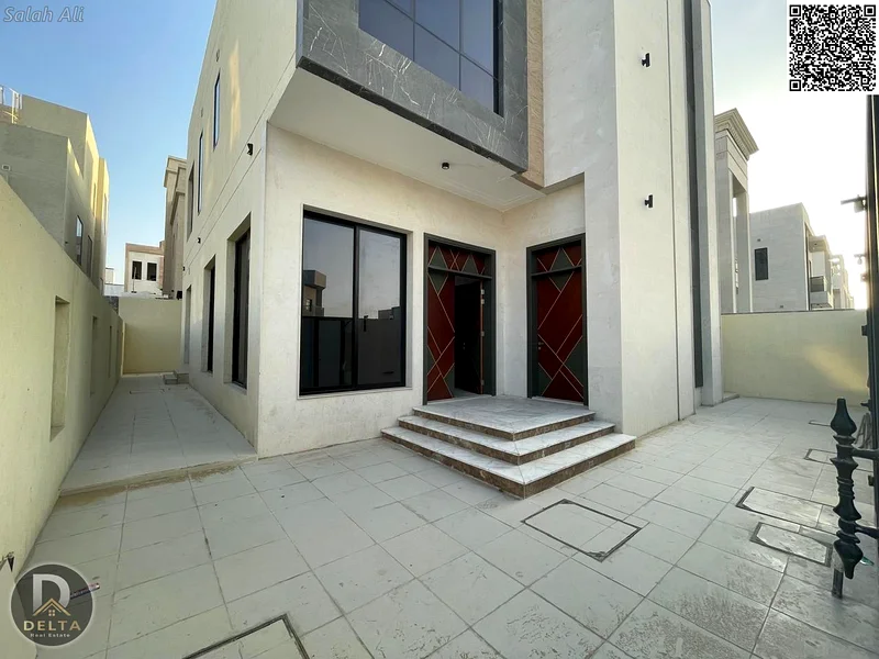 6 master bedrooms, luxurious villa with a large setback, prime location, freehold for all nationalities.63911084218627112