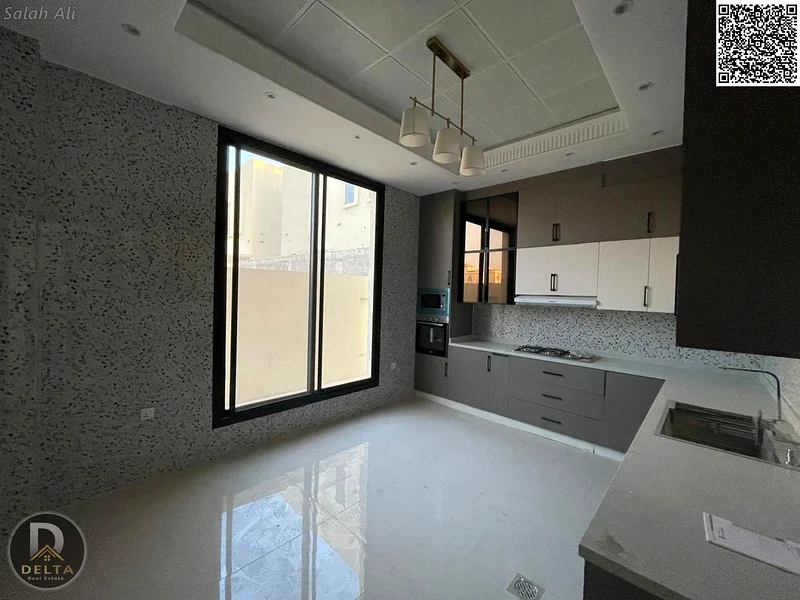 6 master bedrooms, luxurious villa with a large setback, prime location, freehold for all nationalities.63911084218627114