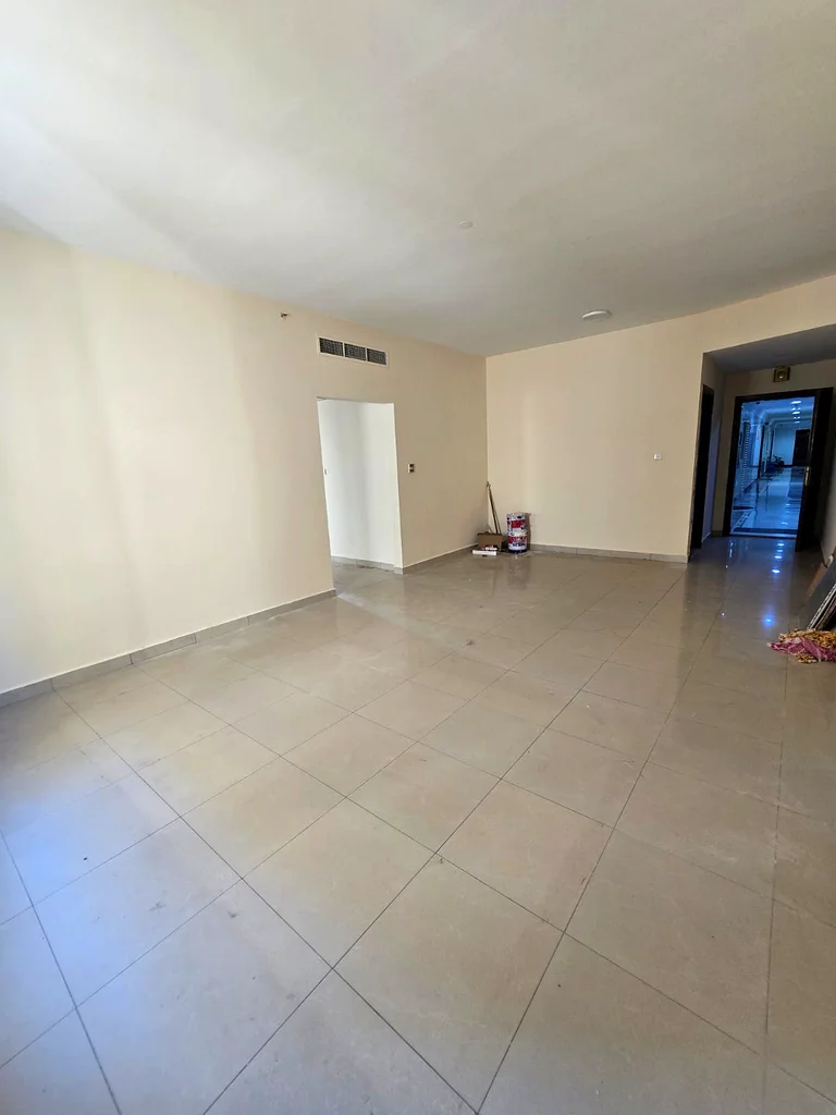 Two bedrooms, a hall with a balcony, and two bathrooms63720507336706112