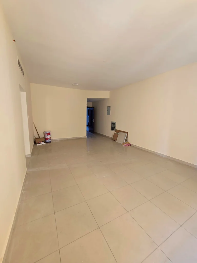 Two bedrooms, a hall with a balcony, and two bathrooms63720507336706113