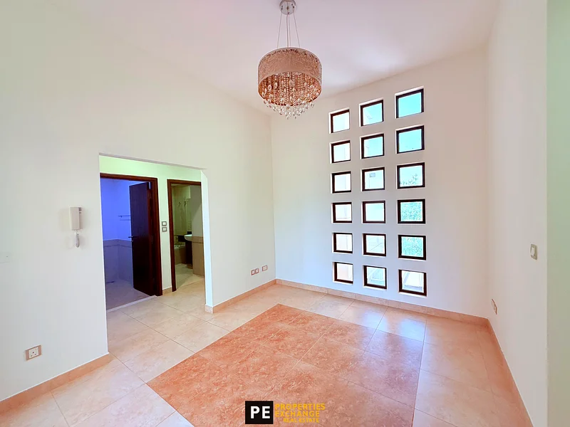 READY TO MOVE | SINGLE ROW | NEAR PARK63729404153729113