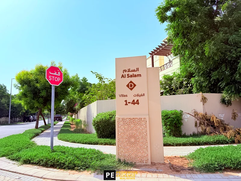 READY TO MOVE | SINGLE ROW | NEAR PARK63729404153729111