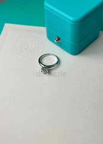 Stunning Engagement Ring with Sparkling Center Stone