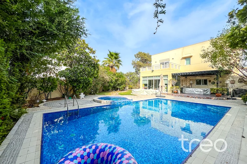 Corner | Upgraded | Pool | Vacant soon63726205891457110