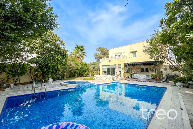 Corner | Upgraded | Pool | Vacant soon63726205891457114