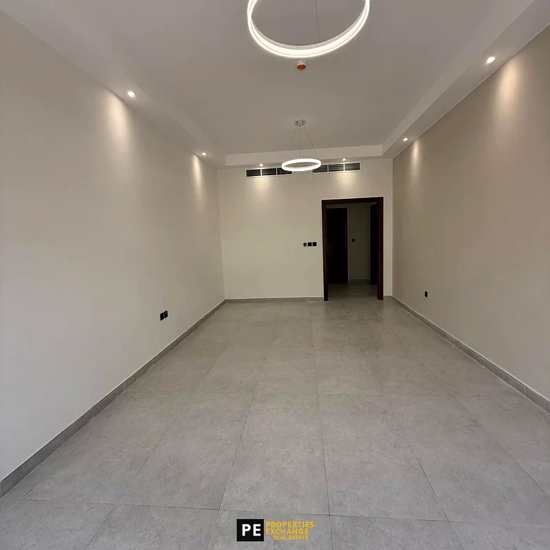 جديد بالكامل | بالقرب من المترو | طابق متوسط | إطلالة على المسبح63763098306817112