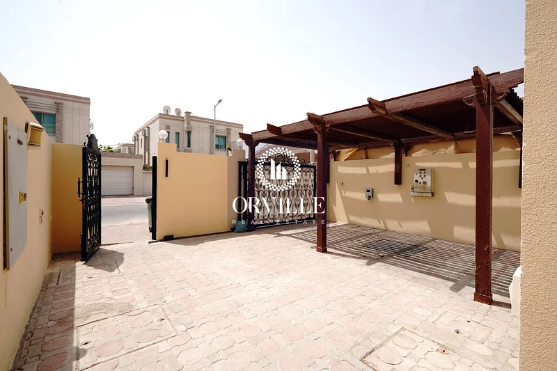 فيلا أنيقة بـ 3 غرف نوم + غرفة خادمة مع مسبح خاص | جمعية دار البر، المنارة63724696451457113