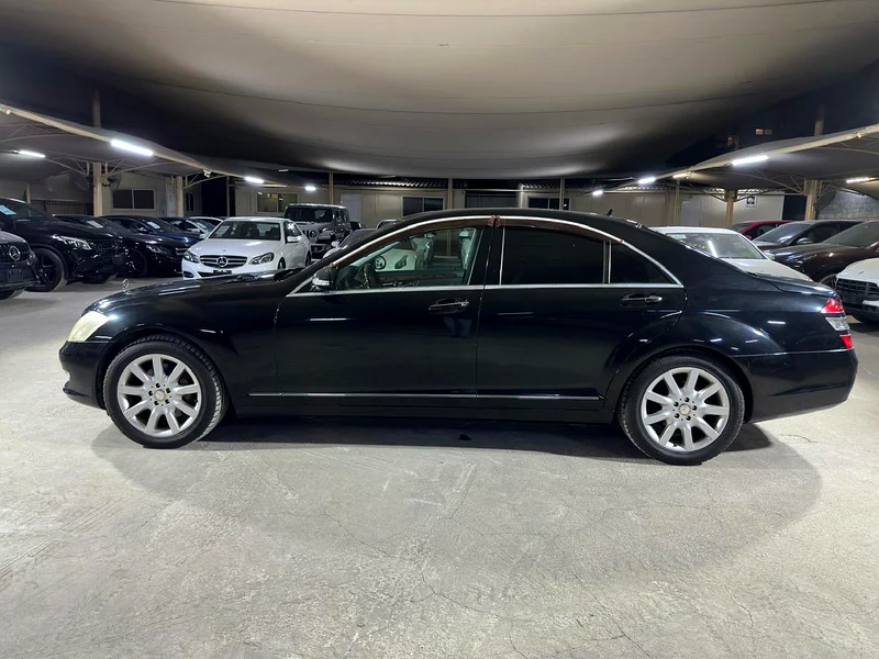 مرسيدس S-كلاس S350 2008 | لون أسود أوبسيديان من الخارج | مقاعد جلدية سوداء من الداخل | سقف بانورامي63699024652803112