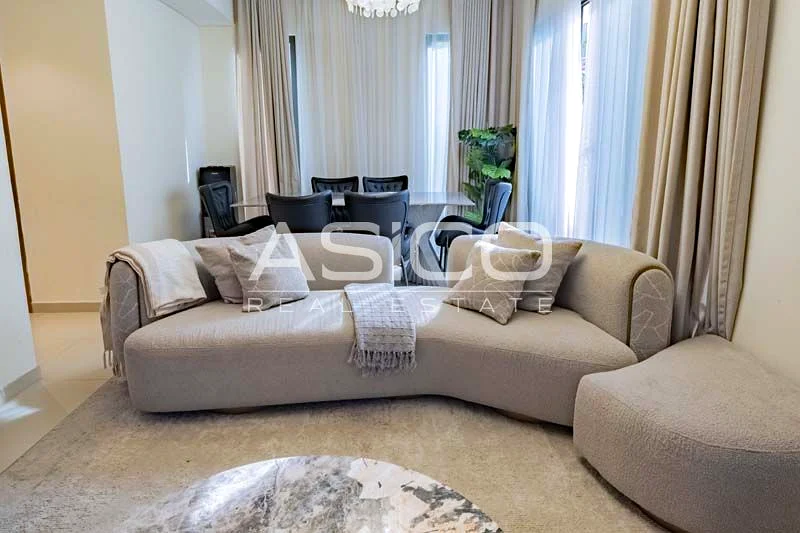 تاون هاوس مفروش من 4 غرف نوم مع حديقة خاصة63930282604033111