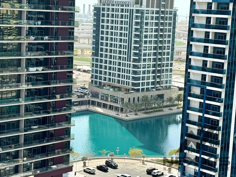 مؤثثة بالكامل | مع شرفة | بالقرب من المترو63749431082369110