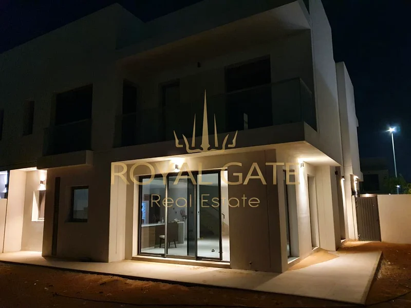 Amazing | 4BR Villa - Single row | Golf View63850274996482110