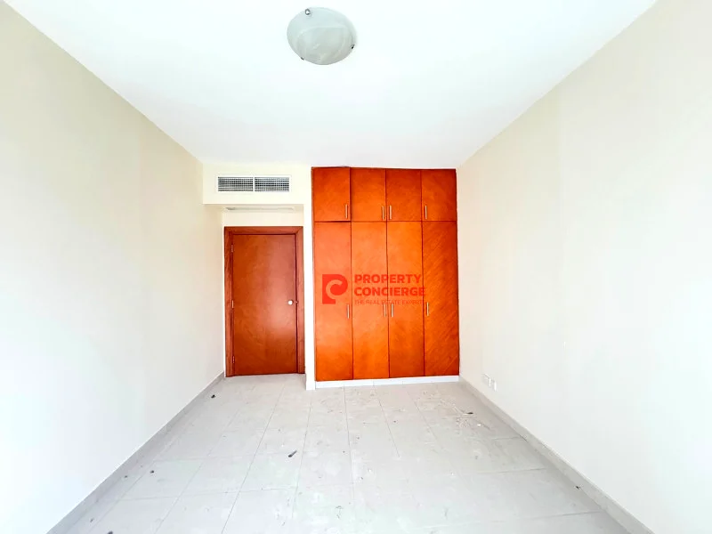 لا عمولة | غرفة خادمة | تخطيط واسع63767946423810112