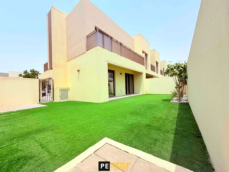 VACANT | NEAR POOL | HUGE LAYOUT63805884583811111