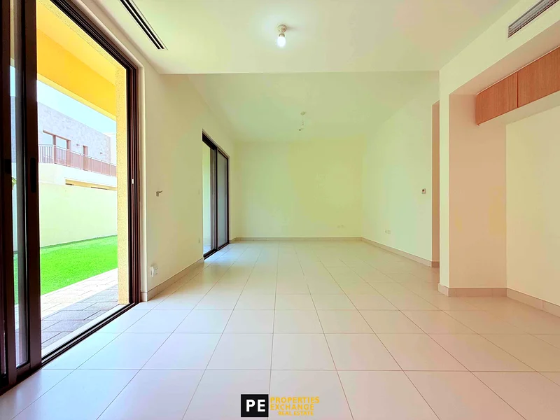 VACANT | NEAR POOL | HUGE LAYOUT63805884583811113