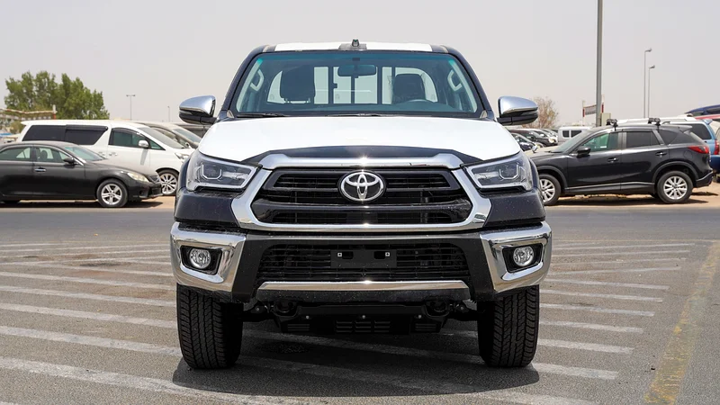 2025 TOYOTA HILUX SR5 2.7 A/T PETROL 4X4 GCC FULL OPTION63699053233025111