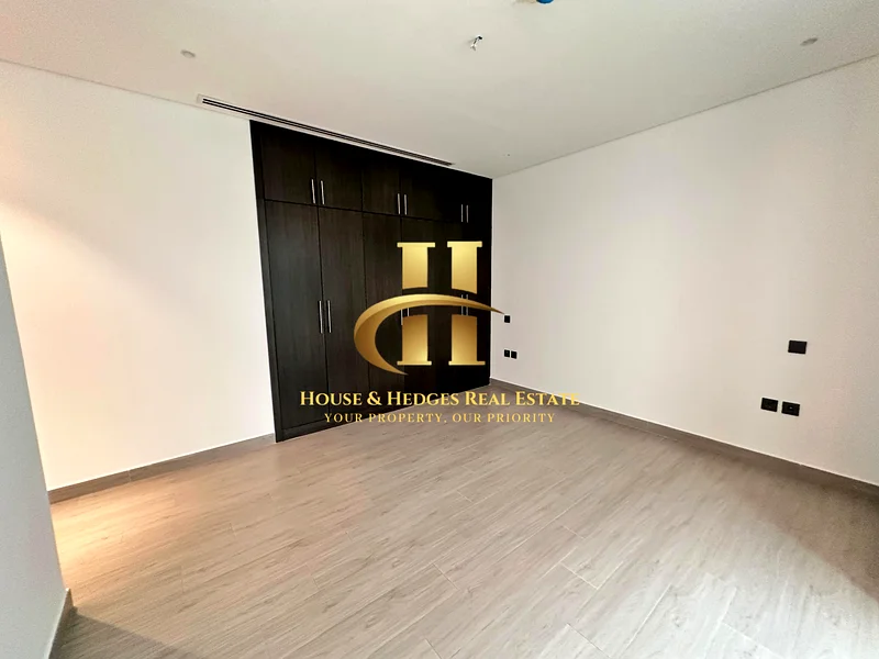 جديد بالكامل | فيلا من 4 غرف نوم + خادمة | بالقرب من سيركل مول63782418786306113