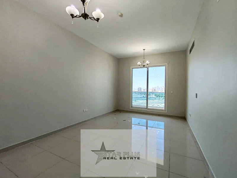VERY SPACIOUS 2 BEDROOM APARTMENT AT THE MAIN LOCATION READY TO MOVE. WITH PARKING63730149686531112