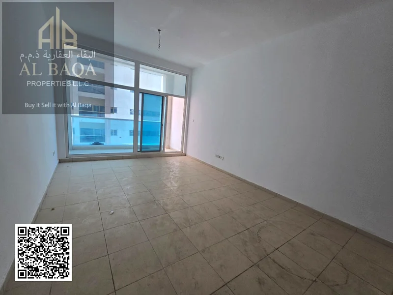 شقة كبيرة الحجم مكونة من غرفتي نوم للبيع | مع موقف سيارات | طابق عالي | ملكية حرة63866308115841110