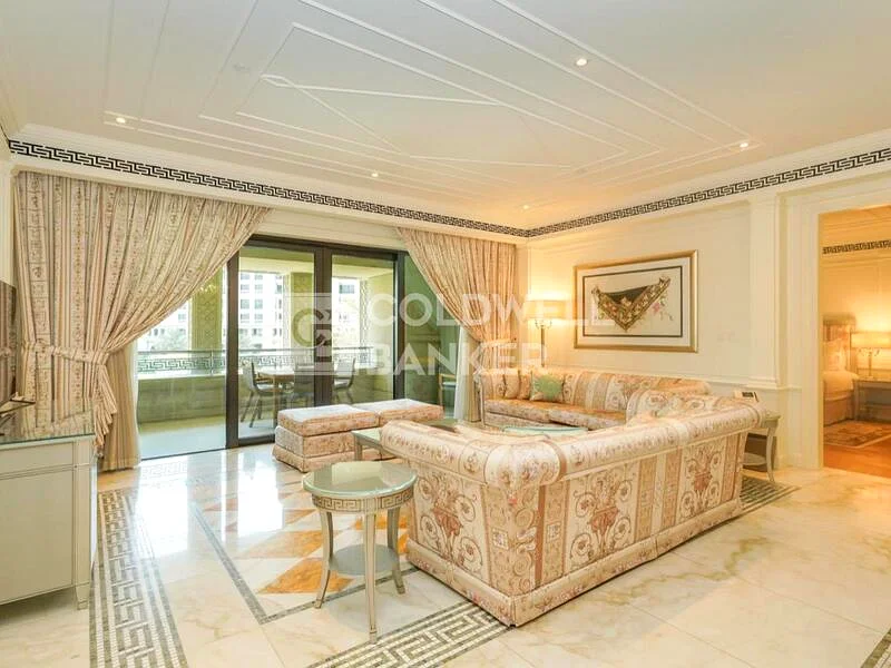 أفضل وحدة من غرفتي نوم مع إطلالة على الجدول | مفروشة بالكامل بعلامة فيرساتشي63967881213825114