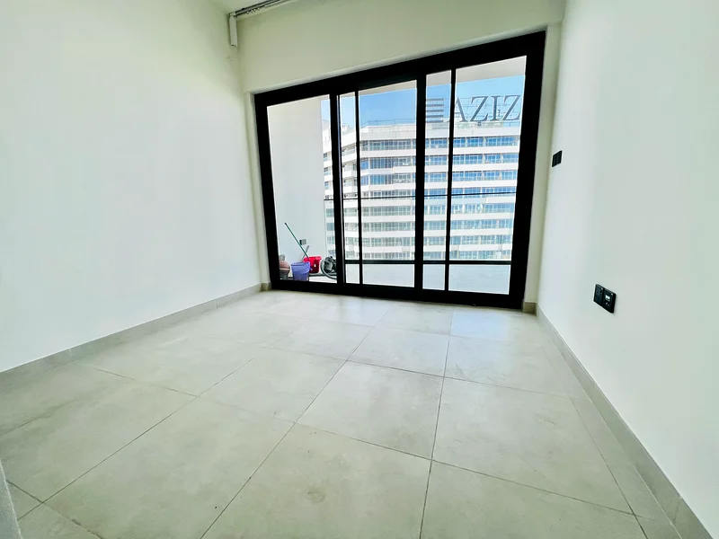 عرض ساخن // شقة واسعة من غرفة نوم واحدة بسعر 67 ألف درهم فقط، دفع على 4 شيكات63739642993539111