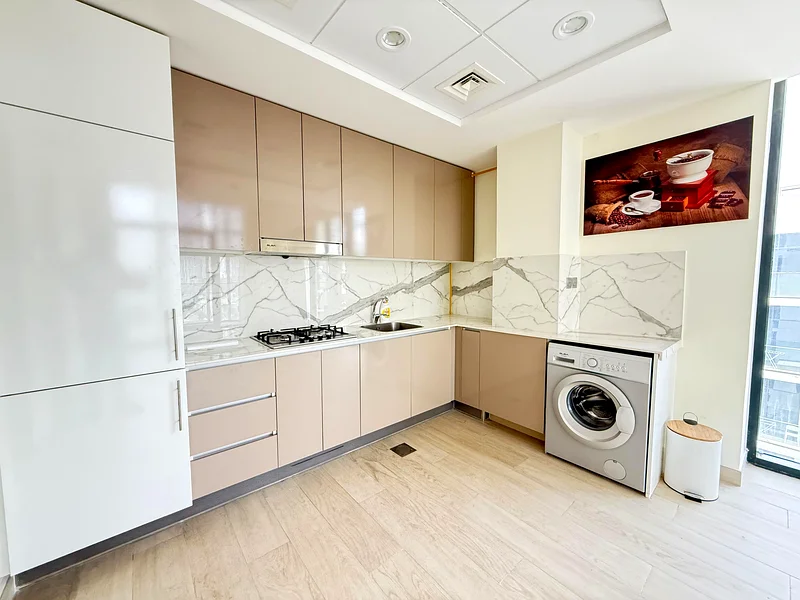 CORNER UNIT // CHILLER FREE & FITTED KITCHEN // 1 BR APARTMENT WITH CONVENIENT63802335096707111