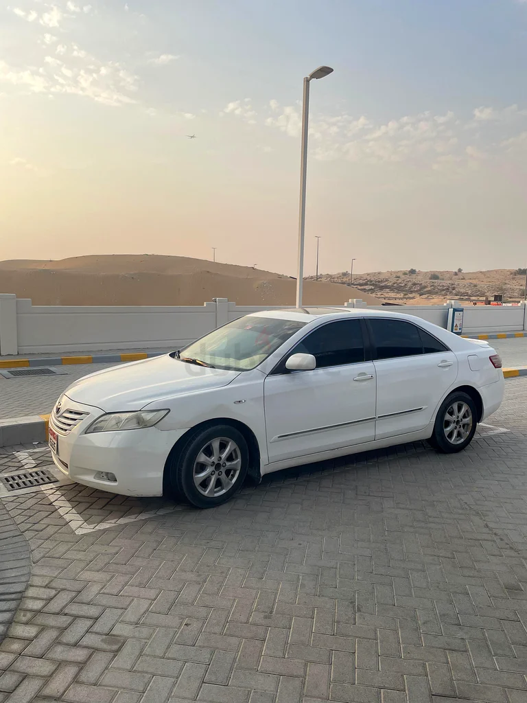 سيارة تويوتا كامري 2007 كاملة الخيارات للبيع السعر قابل للتفاوض63699049677315113