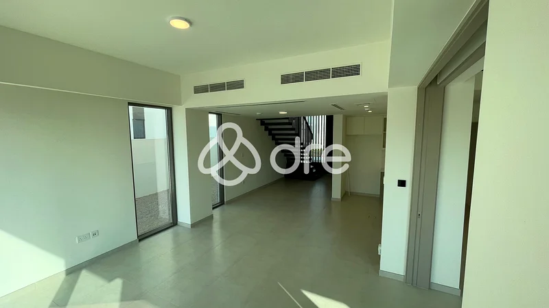 4 BR Townhouse | Vacant | Community View63734257026178113