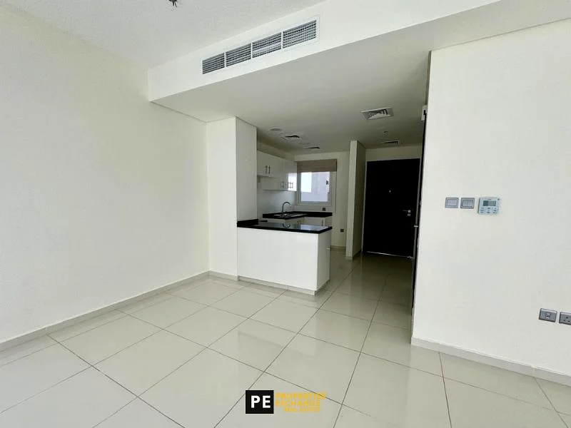 Corner unit | Single Row | Spacious | Unfurnished63741526407810112