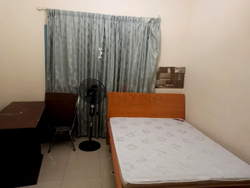 غرفة رئيسية مع حمام داخلي للعائلات الهندية أو المهنيين63796580206081110