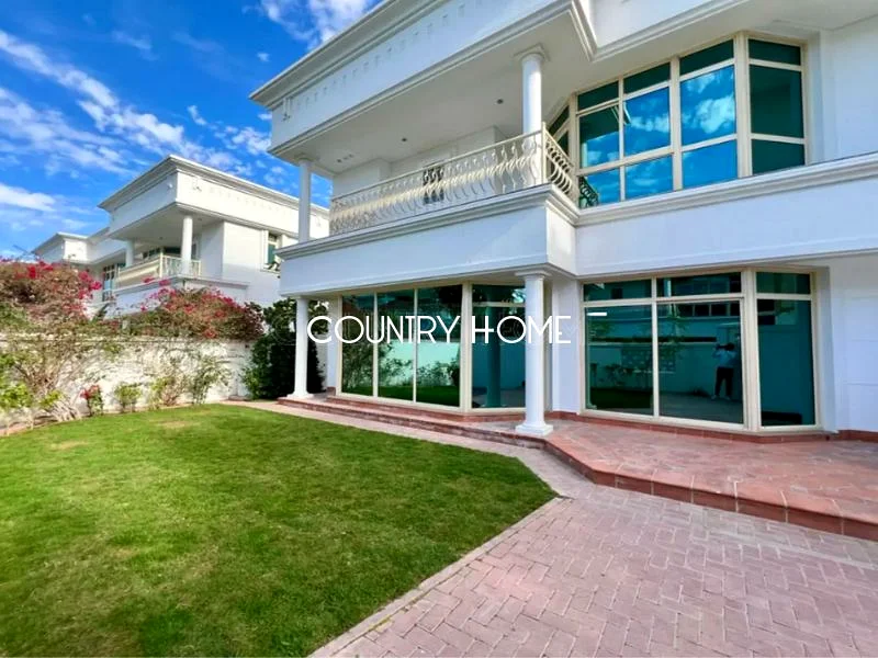 Spacious 4BR+M Villa | Private Garden | Prime Location63724888965122110