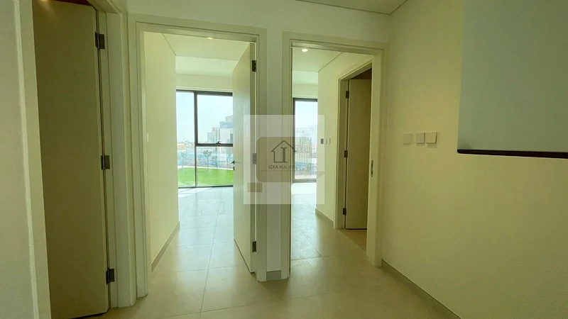 3 غرف نوم بالإضافة إلى غرفة الخادمة || تطل على الحديقة || موقع متميز63732207725826114