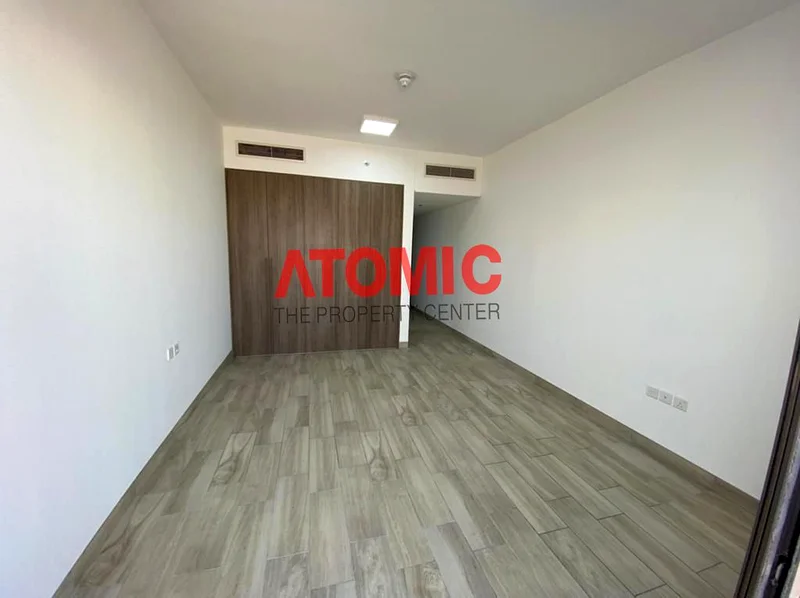 استوديو فاخر للإيجار مع شرفة في إيزي 1863742282591233112