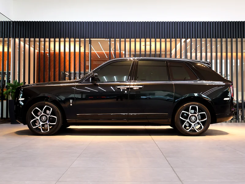 Rolls-Royce Cullinan Black Badge Model Year 2021 | 67,372 km63699024489090112