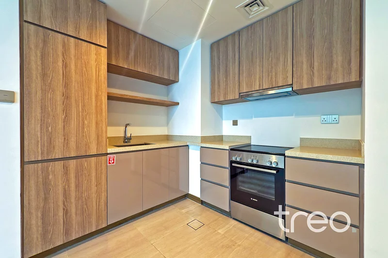 Vacant | Unfurnished | Canal View63792245742594114