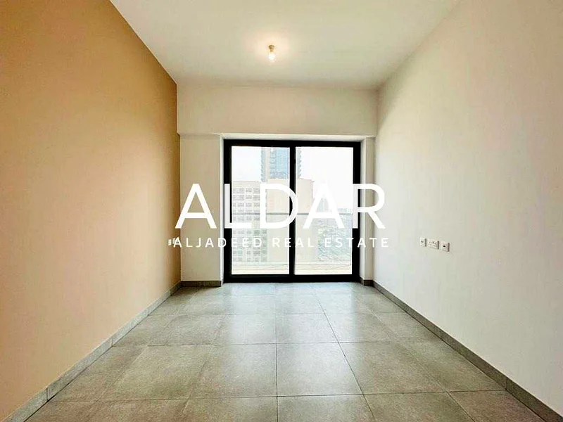 Corner Unit| Fitted Kitchen|Maid Room|Vacant Soon63782418711170114