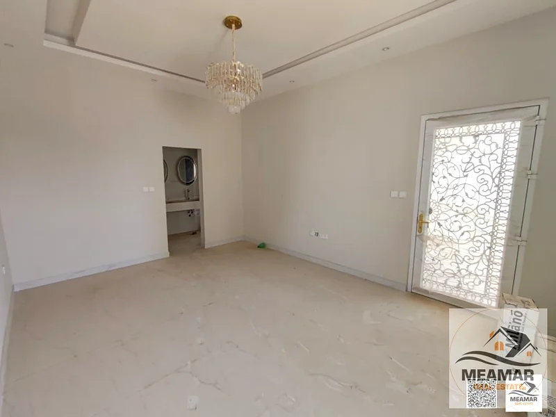 فيلا للبيع بـ 85 ألف مع فناء كبير في الزهية63710426574338113