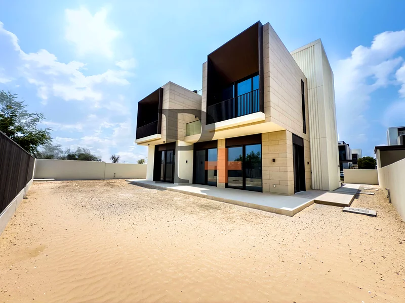Largest plot | Away from GSM Tower | Better value than a D1 Type in Golf Place64042693051010113