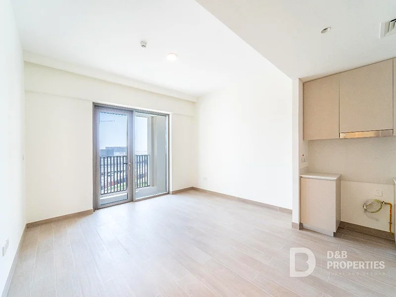 Bright | Spacious Low Floor Unit | Prime Location63760919182209112
