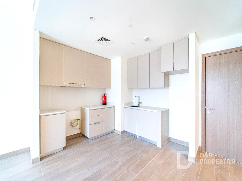 Bright | Spacious Low Floor Unit | Prime Location63760919182209114