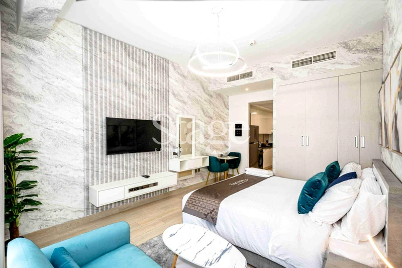 Skyline Serenity | Modern Studio | Prime Location63780032946563114