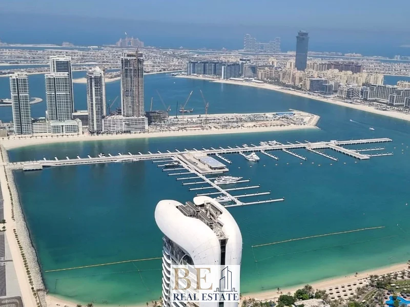 شقة فاخرة من 4 غرف نوم + غرفة خادمة بالطابق العلوي | بإطلالة على البحر63776732637570111