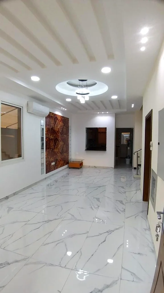 فرصة للبيع، فيلا تشمل الكهرباء والماء وتكييف في الياسمين، بسعر فرصة63911084236161113