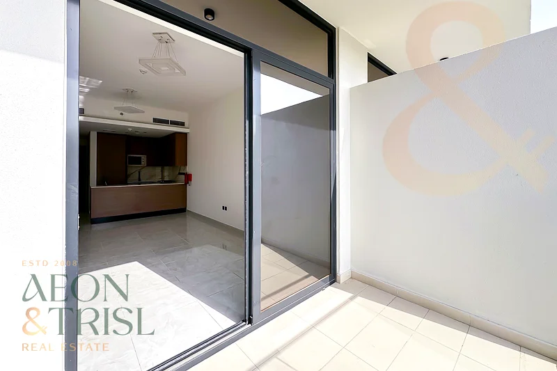 Pool View | Chiller Free | White Goods Included63778781876481111