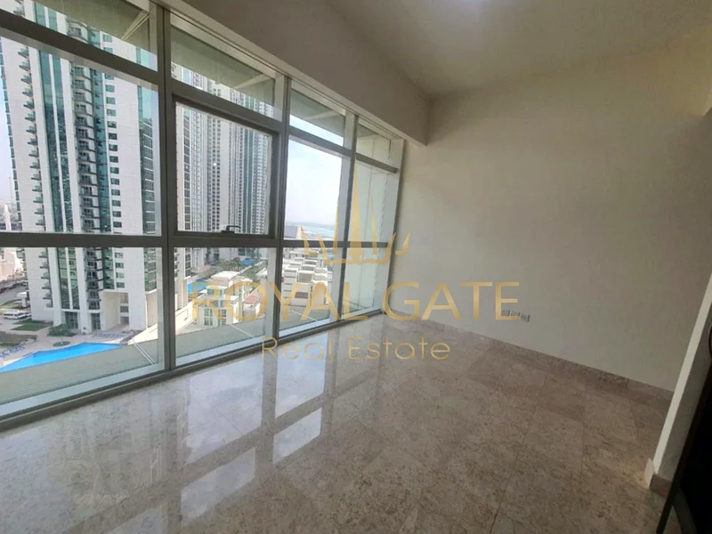 Amazing  Luxury Apartment with Sparkling Canal View63845947656322110